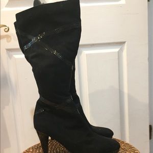 Size 8 Mid-Calf Black Suede Heeled Boots